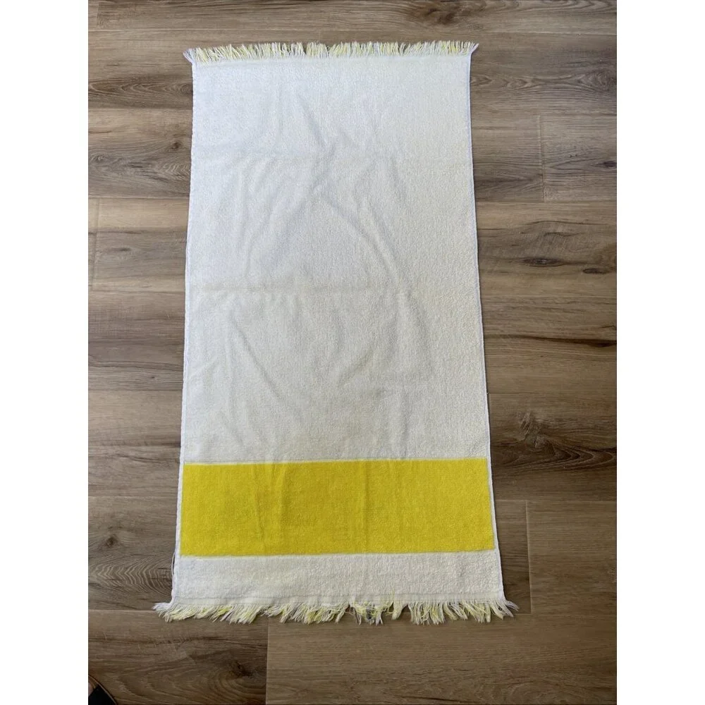 JCPenney VINTAGE Floral Bath Towel Set Yellow White Fringe Cotton Blend 2 pc Set